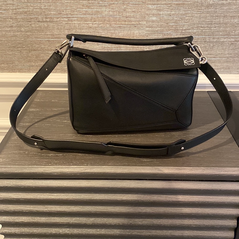Loewe Black Puzzle Leather Crossbody Bag - Picture 9 of 14
